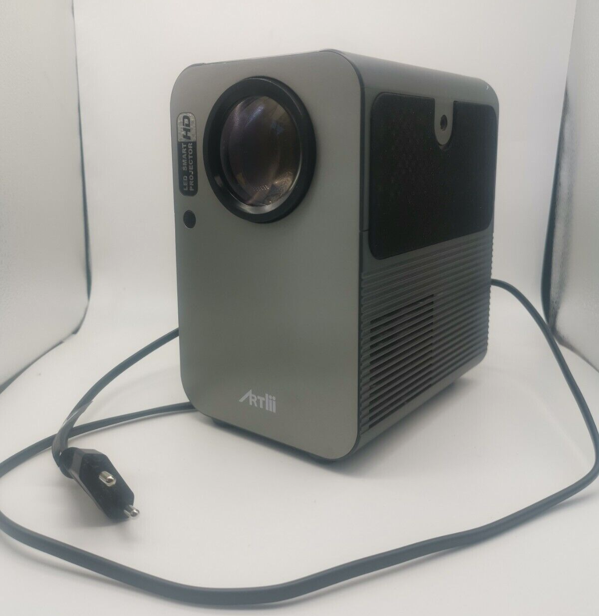 Artlii Play  intelligenter Projektor Android TV 9 150 Zoll 5000 Lum