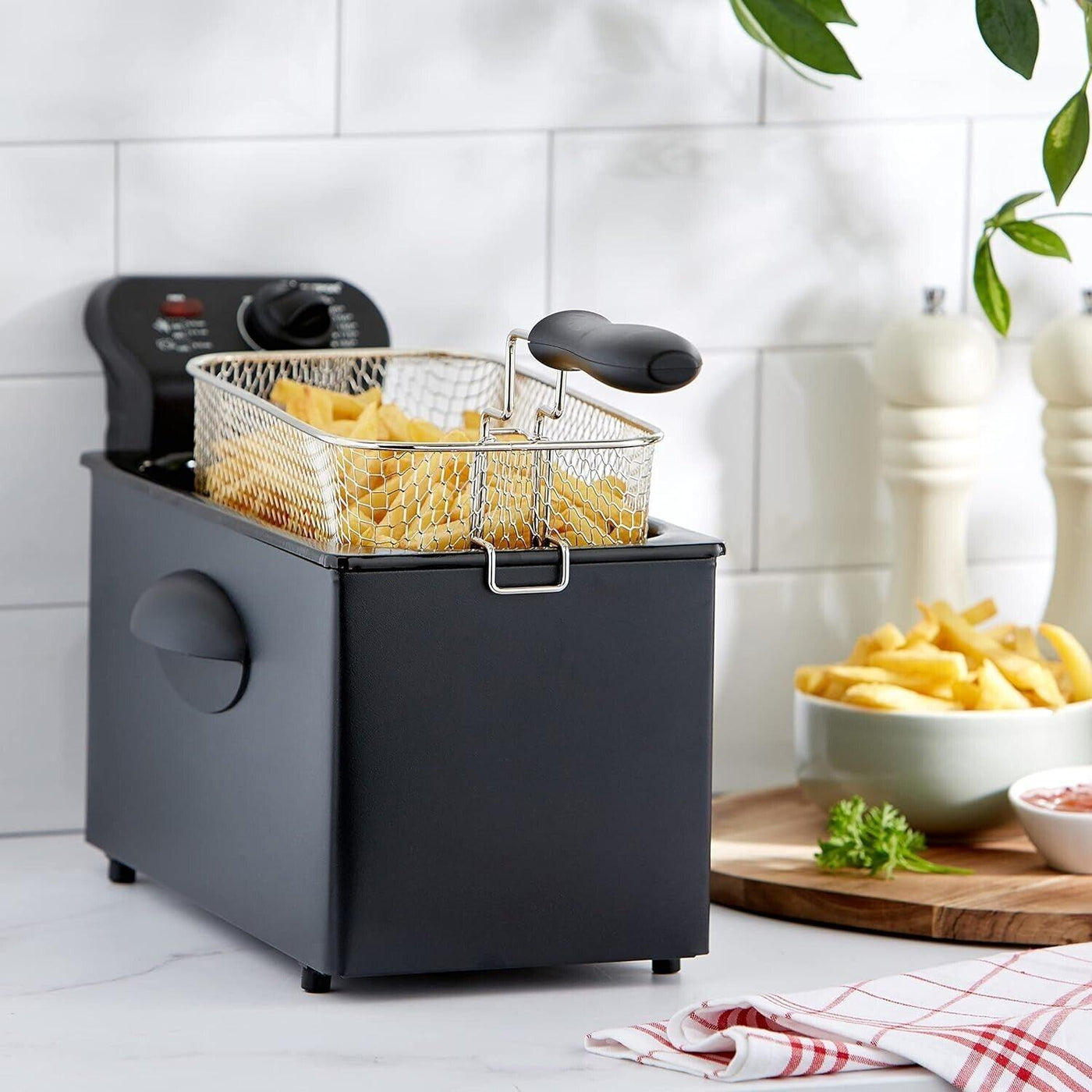 Bestron Öl-Fritteuse mit Kaltzonentechnologie, Fritteuse mit 3.5 Liter  bis 190°
