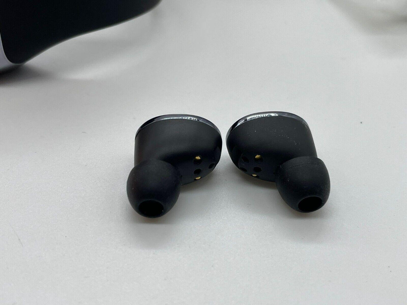 Aipower W20L Smart Bracelet with Built-in Wireless Earbuds - Black