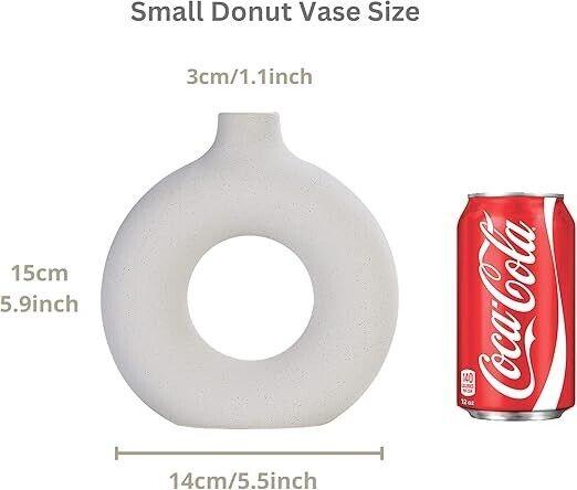 RyddeligHome Kleine weiße Donut-Vase aus Keramik für Pampasgras-Mittelstücke, Bo